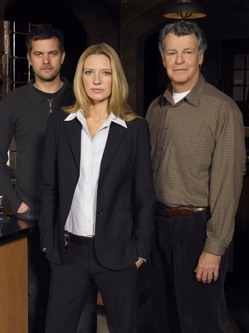 Thumbnail image for fringe-cast-picture.jpg