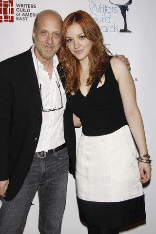 Abby-Elliot-and-her-father-Chris-Elliot.jpg