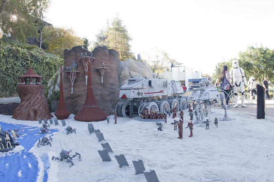 star-wars-invades-legoland.6178724.87.jpg