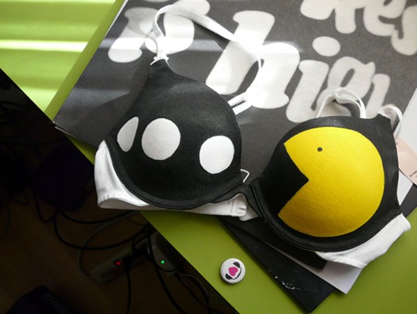 glow-in-the-dark-pac-man-bra.jpg