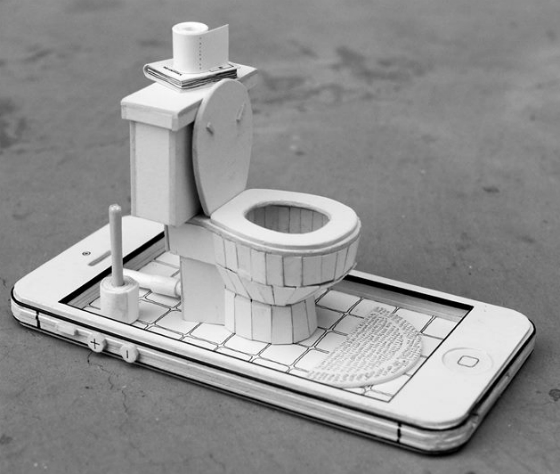 paperiphonetoilet.jpg