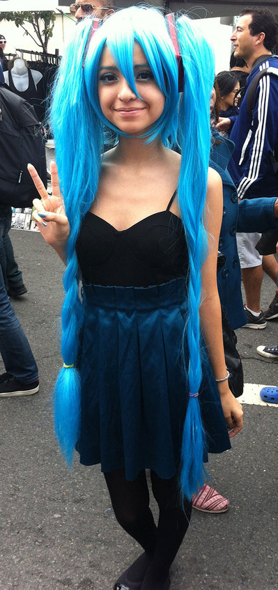 SC_11_J-POP2014-11_MikuCosplayGirlBlueBlack-LG.jpg