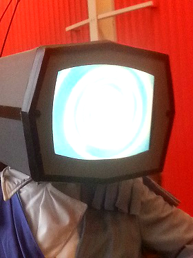 1HEADERprincerobotcloseupday2.jpg