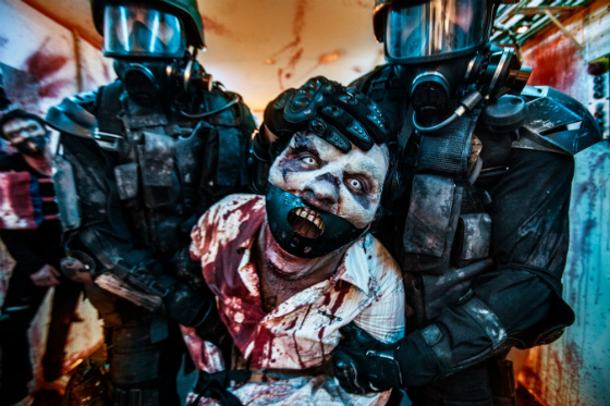 7_SOLDIERS_W_ZOMBIE_CAPTIVE.jpg