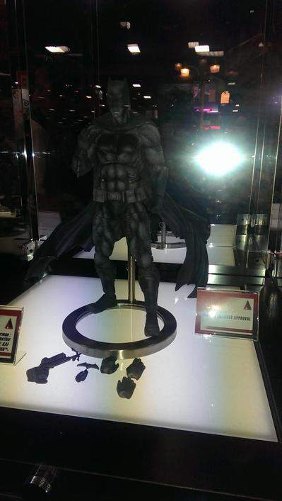 squarebatfleck.jpg