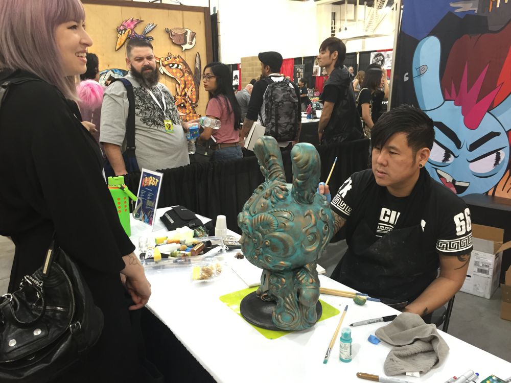 J*Ryu live paints his new collaboration with Kid Robot. 